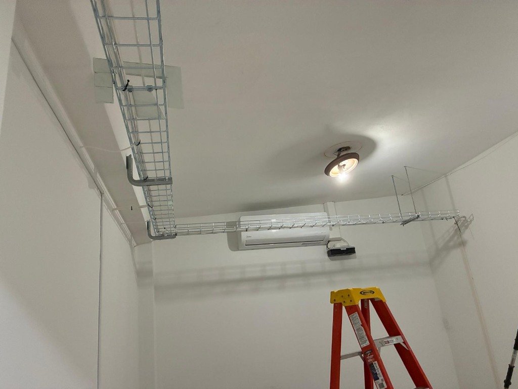 Instalación de Escalerilla Portacable y Cableado Estructurado NEXUSNET PR